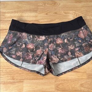 10 Reg Lululemon Athletica Athletic Shorts Moisture-Wicking